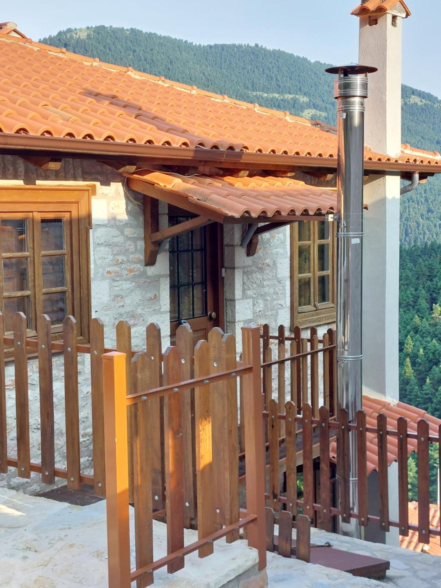 Villa Korfes-Κορφές Τριώροφη Βίλα Για Οικογένειες Και Παρέες 卡尔派尼西翁 外观 照片